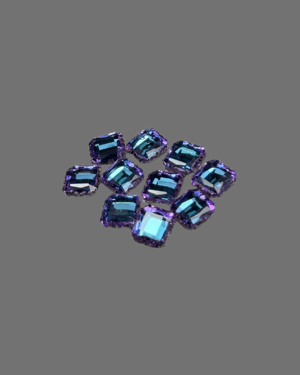 Piedra Cuadrada Morada y Azul